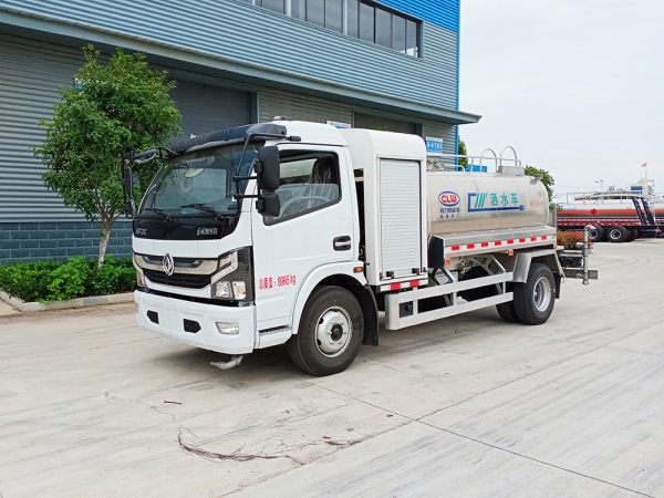 东风多利卡5方纯电动洒水车
