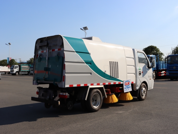 途逸纯电动扫路车