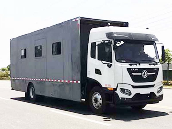 东风天锦多功能宿营车